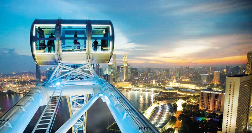 City tour with Singapore Flyer