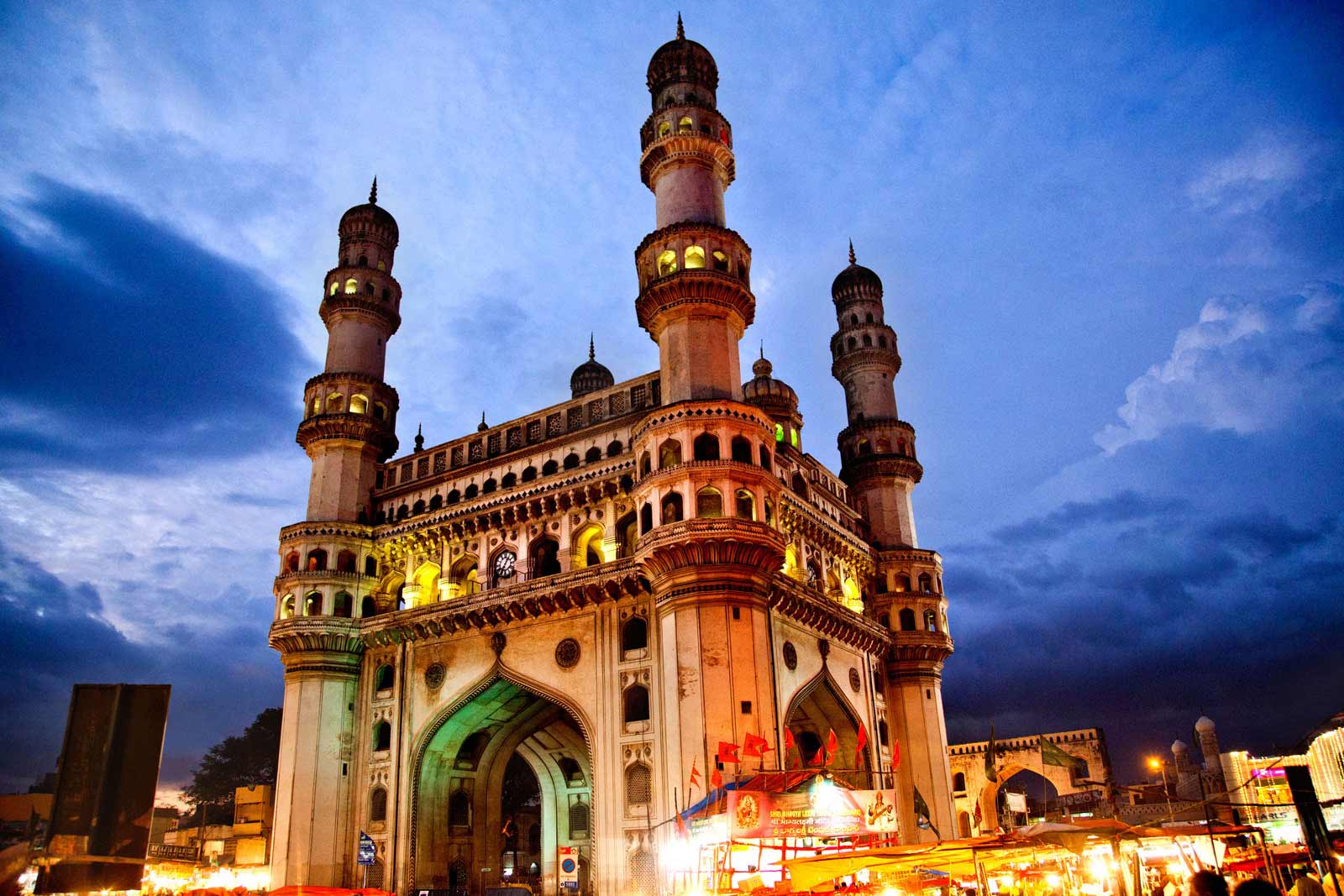 Royal Hyderabad 5 Days And 4 Nights Holiday Package Northern India.